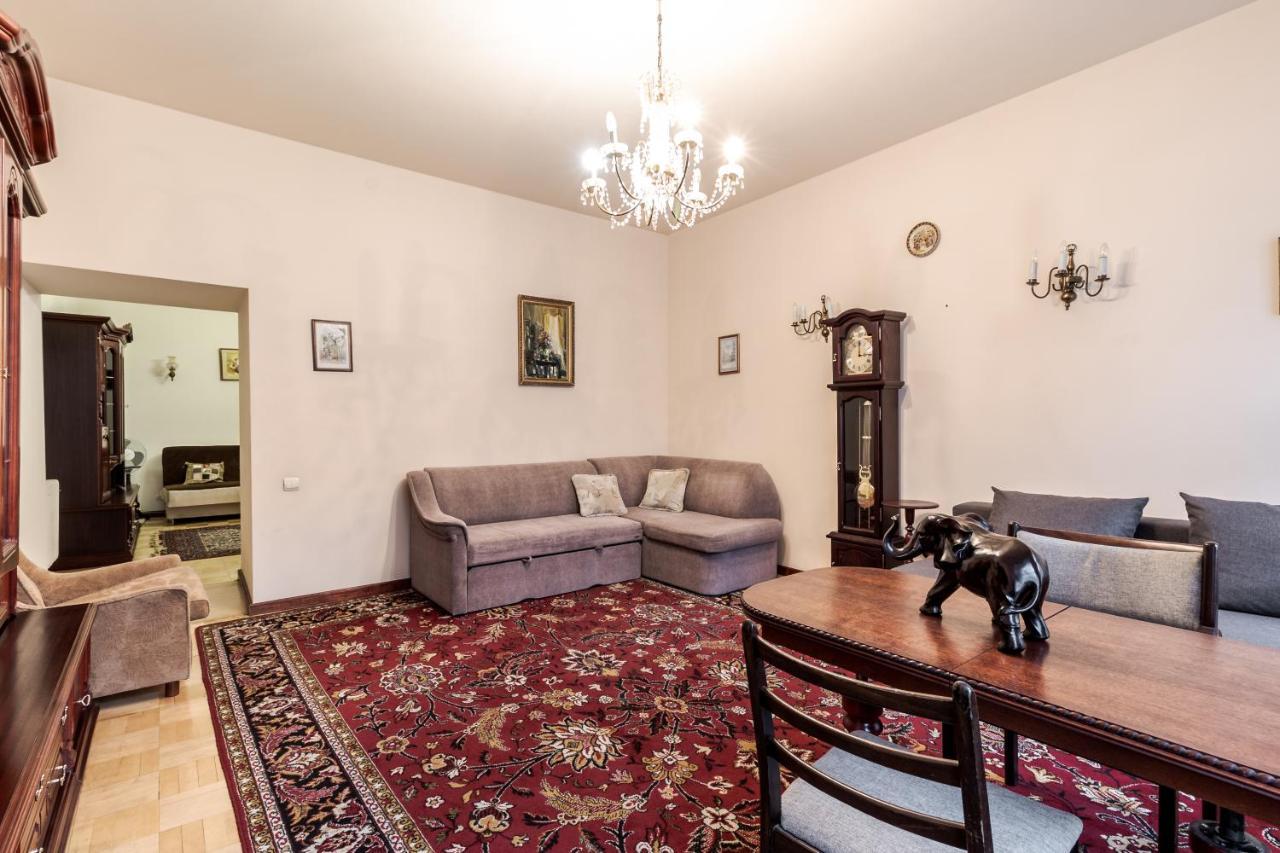 Doroshenka Antique Apartment Lviv Buitenkant foto