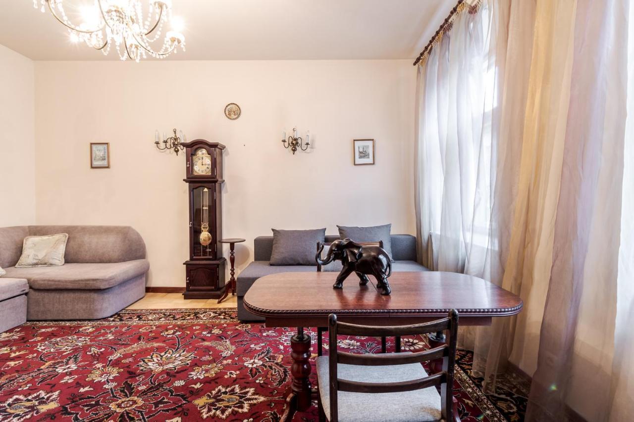 Doroshenka Antique Apartment Lviv Buitenkant foto