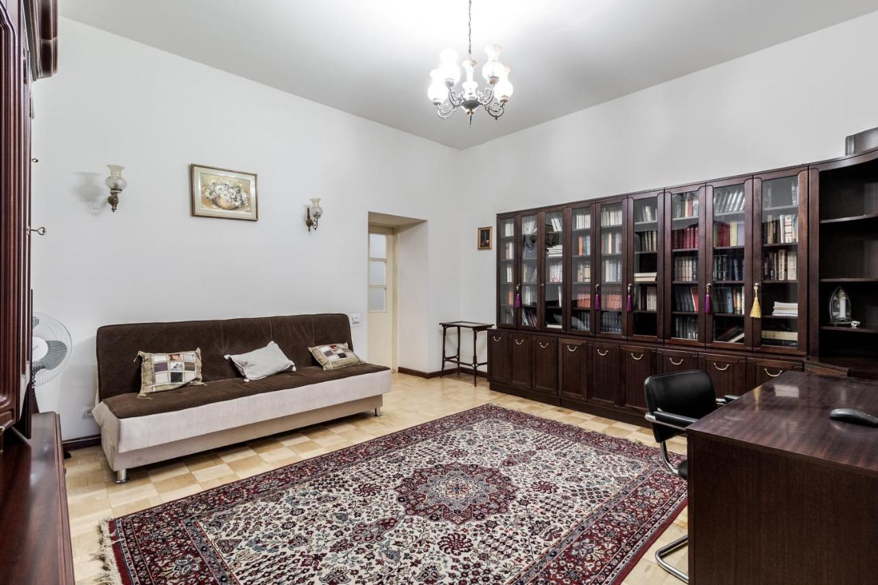 Doroshenka Antique Apartment Lviv Buitenkant foto