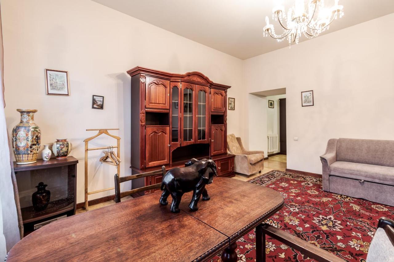 Doroshenka Antique Apartment Lviv Buitenkant foto