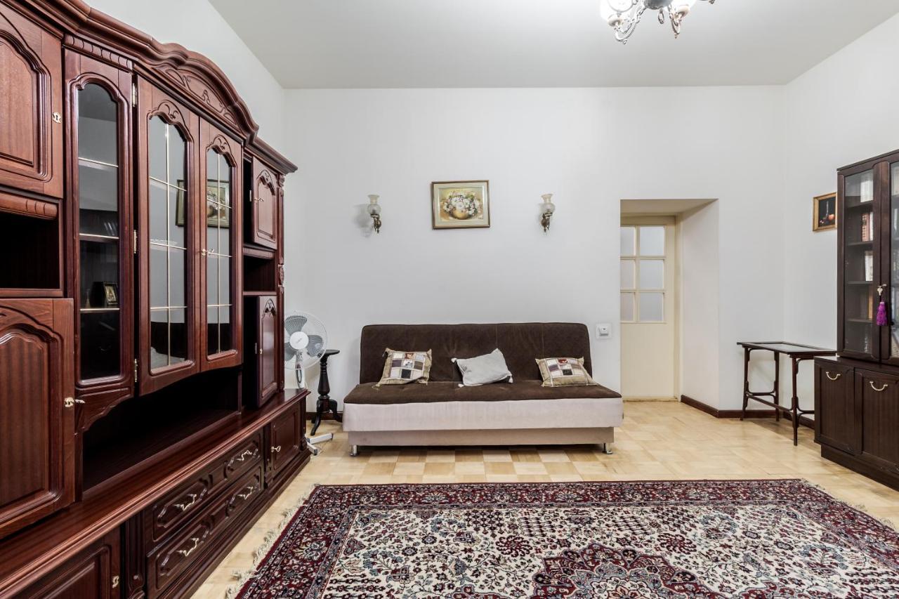 Doroshenka Antique Apartment Lviv Buitenkant foto