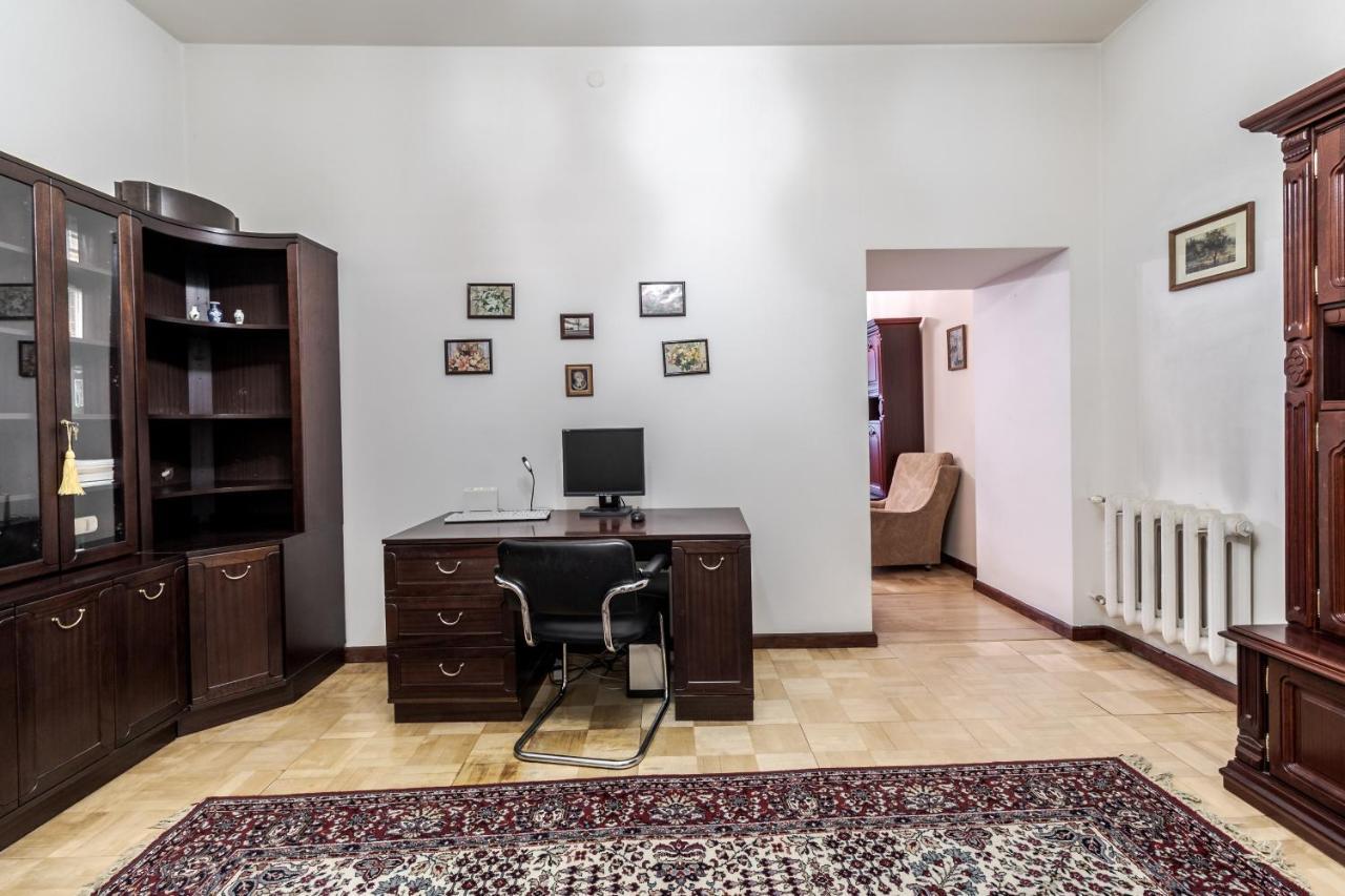 Doroshenka Antique Apartment Lviv Buitenkant foto